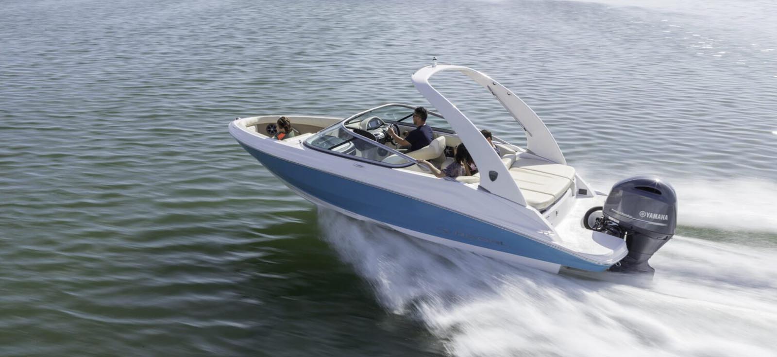 VR4 Series Deck Boats