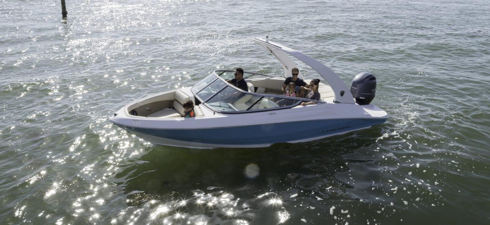 VR4 Series Deck Boats