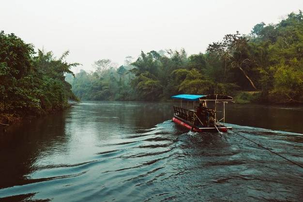 Pontoon Boats dealer Mumbai India | Top 10 Things to Know about Pontoon Boats