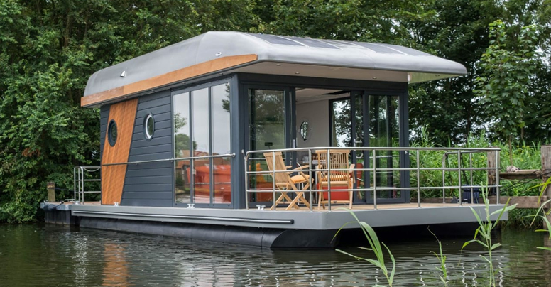 Pontoon House Boats in Mumbai on Navnit Marine 