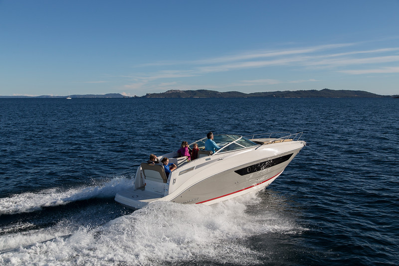 Bayliner Overnighters ciera 8 Yacht in Mumbai at Navnit Marines
